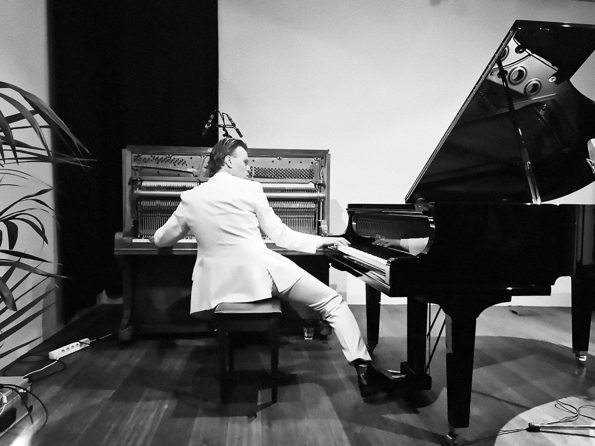 Antes do adeus: Concerto «Extended Present» DAVÍÐ ÞÓR JÓNSSON